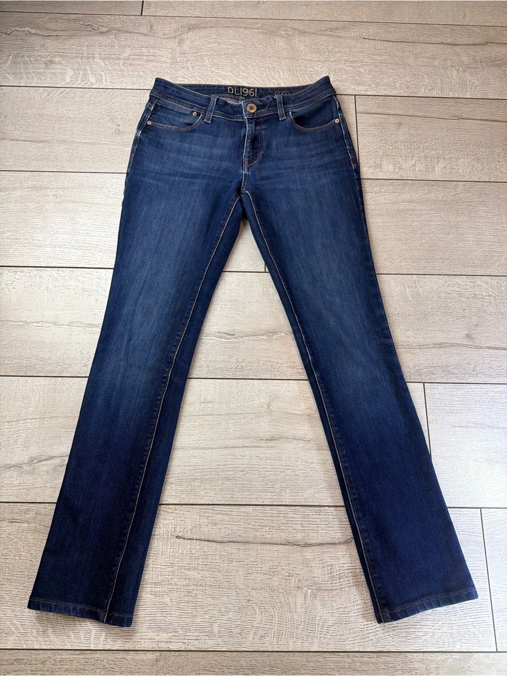 DL1961 Coco Curvy Straight Jeans Size 26 Dark Wash Premium Stretch Denim